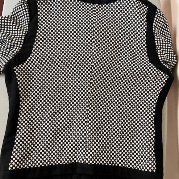 Club Monaco Sz 8 Classic Black and White Long-Sleeved Jacket in Great Condition - Picture 3 of 5